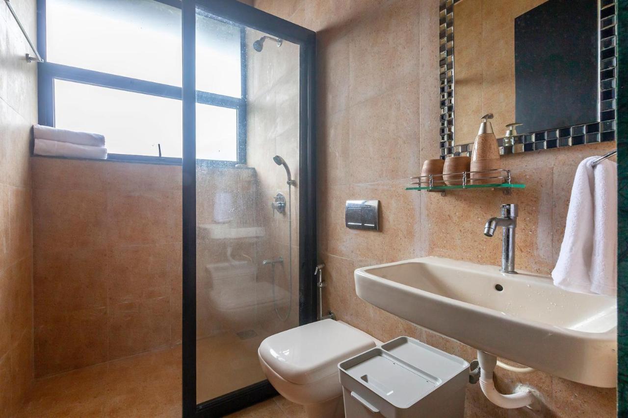 Sunset Boulevard By Stayvista - Lakeside Villa With Pet-Friendly Ambiance, Deck, Terrace, Plunge Pool & Modern Flair كارجات المظهر الخارجي الصورة