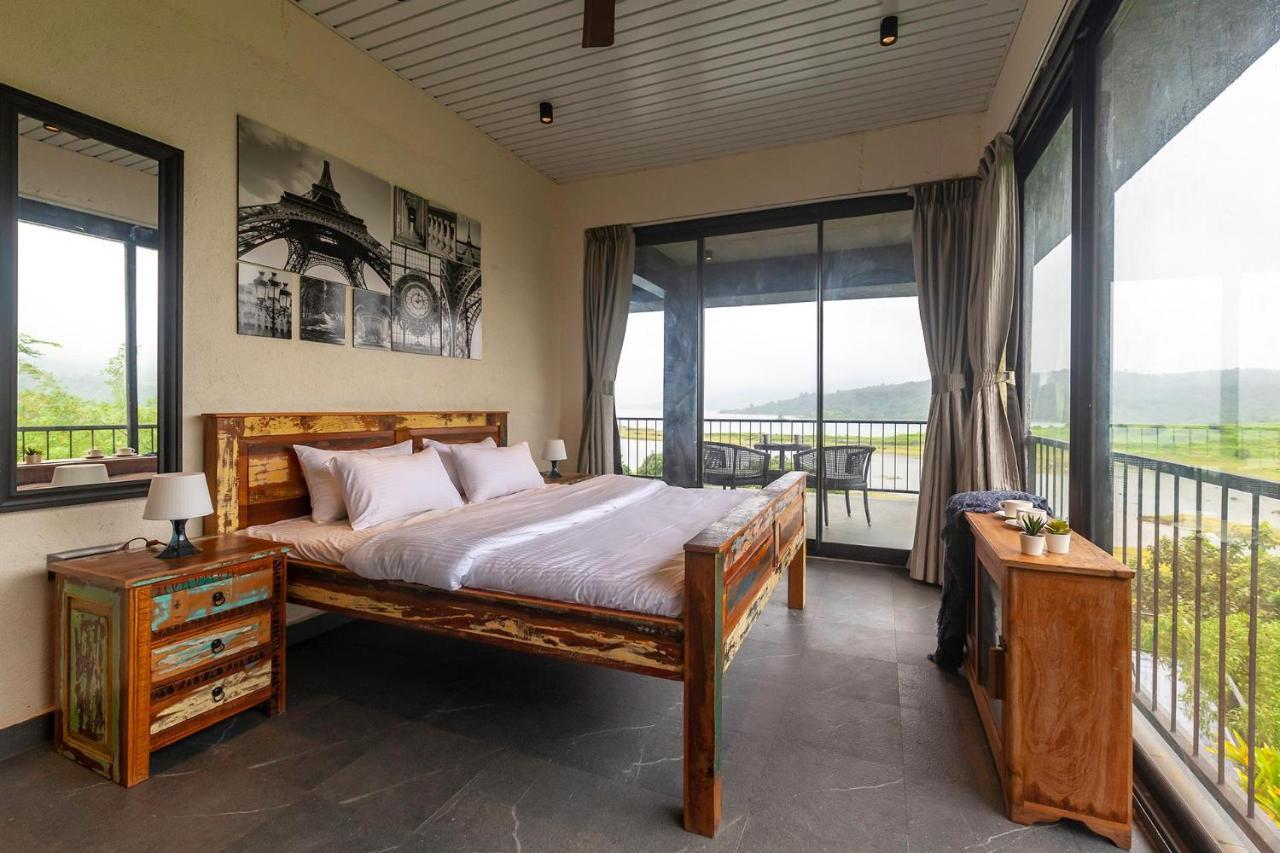Sunset Boulevard By Stayvista - Lakeside Villa With Pet-Friendly Ambiance, Deck, Terrace, Plunge Pool & Modern Flair كارجات المظهر الخارجي الصورة