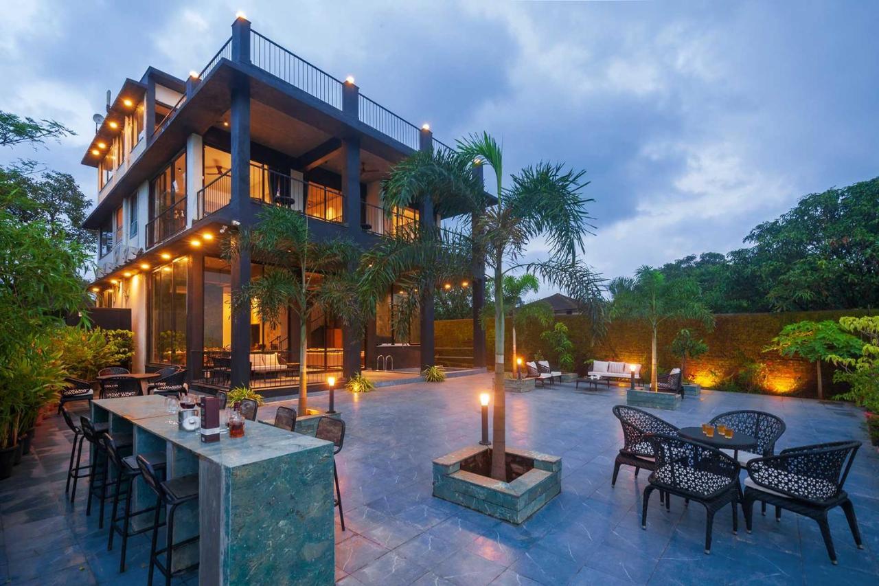 Sunset Boulevard By Stayvista - Lakeside Villa With Pet-Friendly Ambiance, Deck, Terrace, Plunge Pool & Modern Flair كارجات المظهر الخارجي الصورة